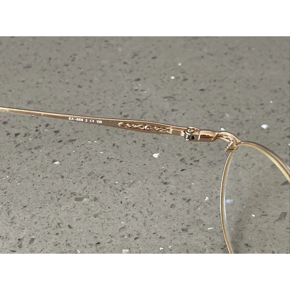 Elizabeth Arden this frames